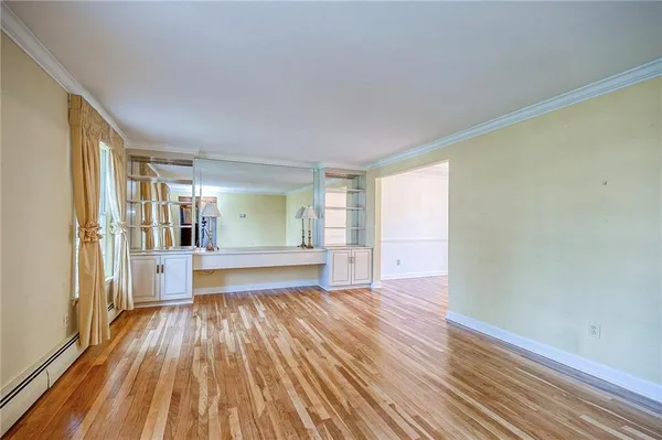 $569,900 | 725 12th Street, Oakmont, PA 15139