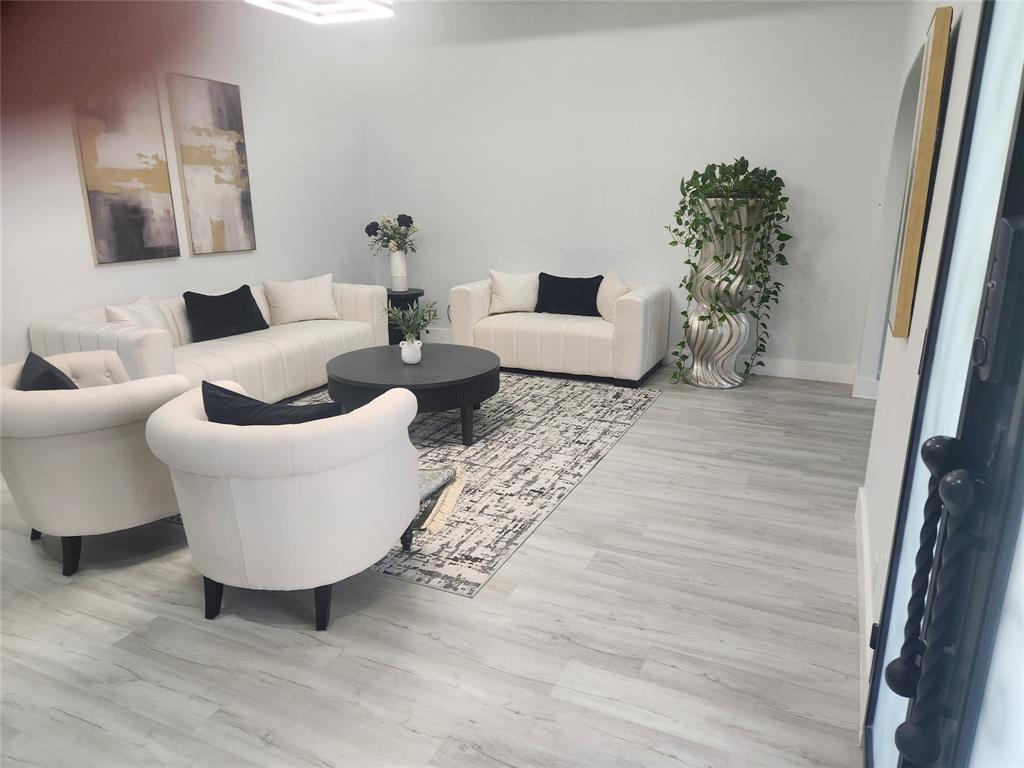 6413 Stilwell Road Plano, TX 75023 - Photo 2 of 40 Gallery Image 2