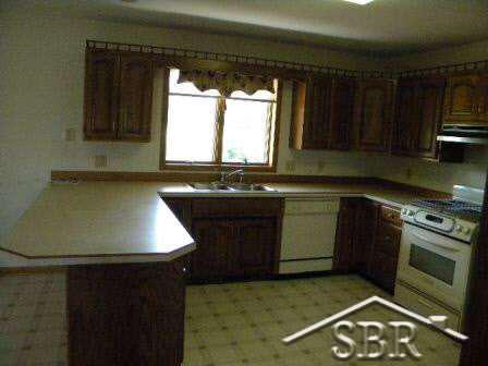 7619 Maple Road Frankenmuth, MI 48734 - Photo 7 of 12 20099176-6.JPG