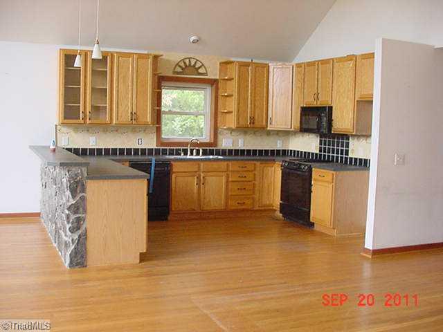 2319 Union Grove Road Lexington, NC 27295 - Photo 5 of 14 Kitchen.