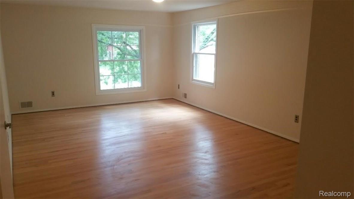 4954 Green Road West Bloomfield, MI 48323 - Photo 3 of 21 Green8.jpg