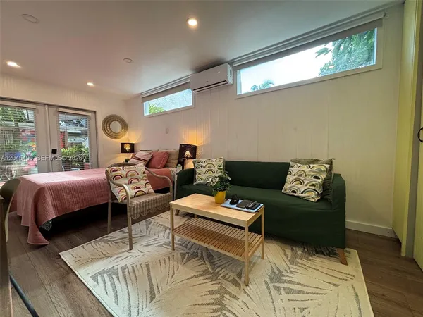 $1,650 | 8220 Northeast 1st Place, Unit 3C, Miami, FL 33138