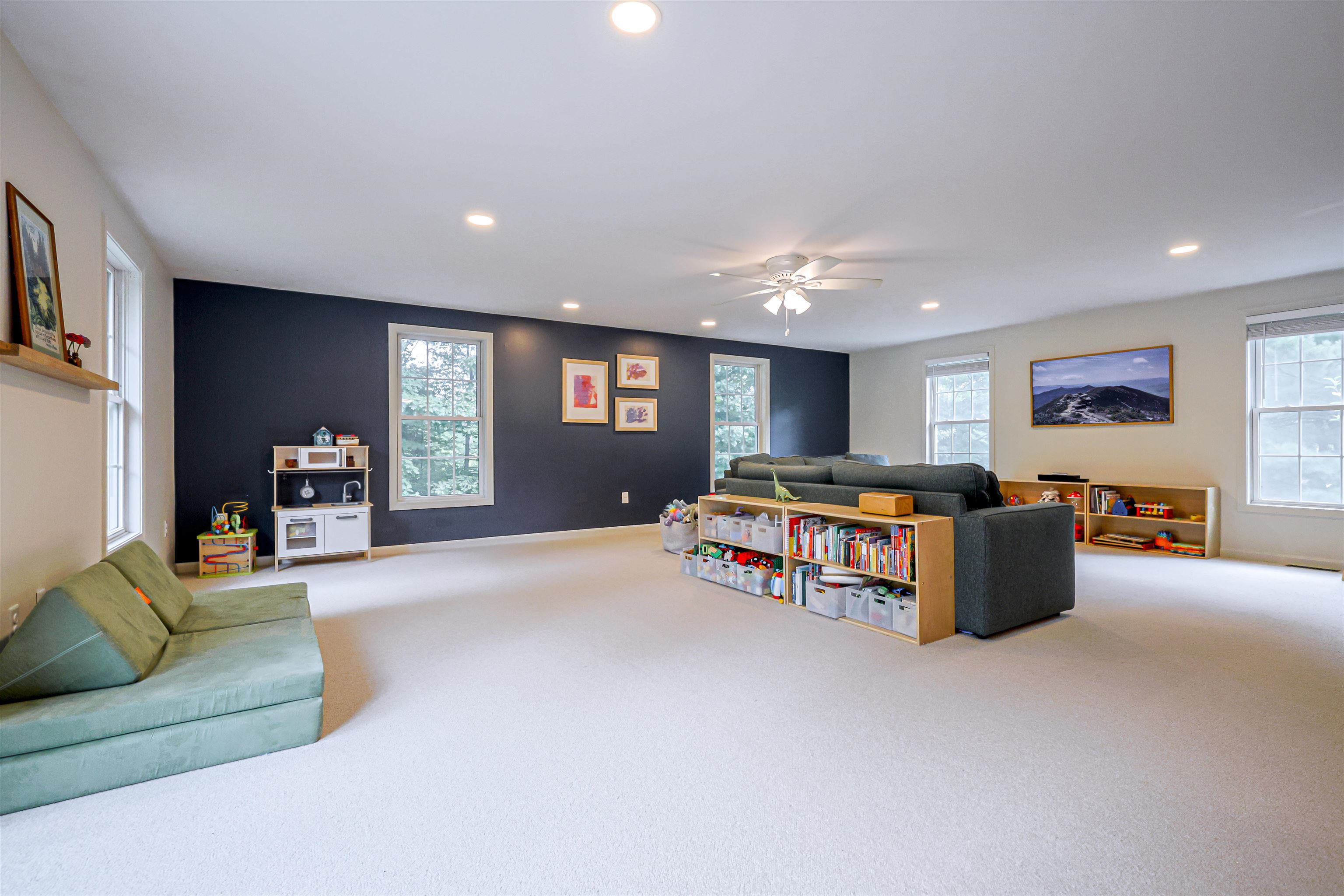 121 Birkdale Road Bedford, NH 03110 - Photo 15 of 44 Gallery Image 15