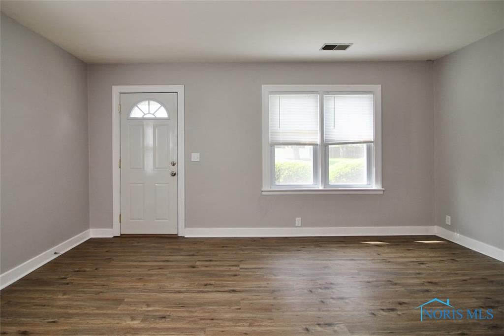 206 Windsor Road Walbridge, OH 43465 - Photo 3 of 39 Gallery Image 3