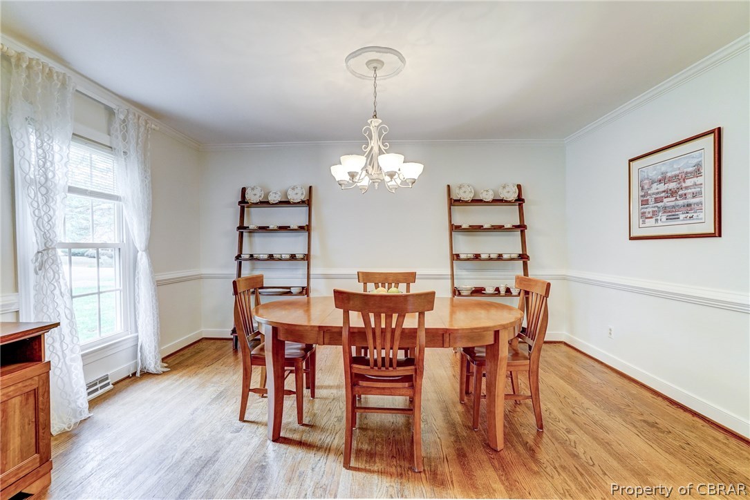 137 Walnut Road Kilmarnock, VA 22482 - Photo 11 of 32 Formal diving room.