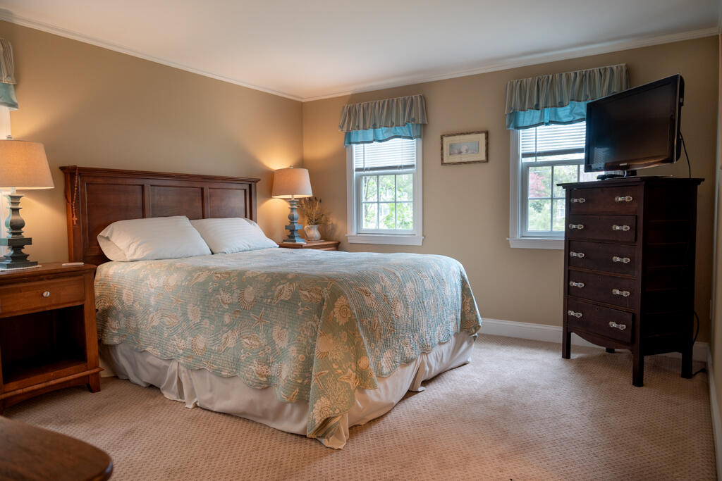 112 Sisson Road Harwich, MA 02645 - Photo 12 of 25 DSC_9543