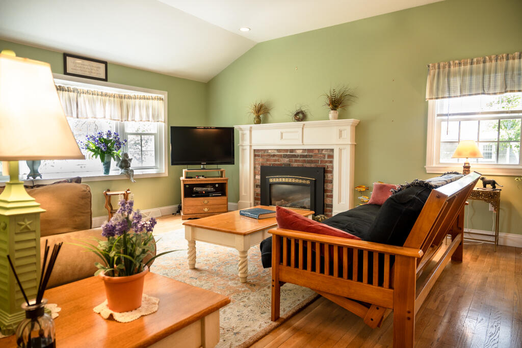 112 Sisson Road Harwich, MA 02645 - Photo 14 of 25 DSC_9483