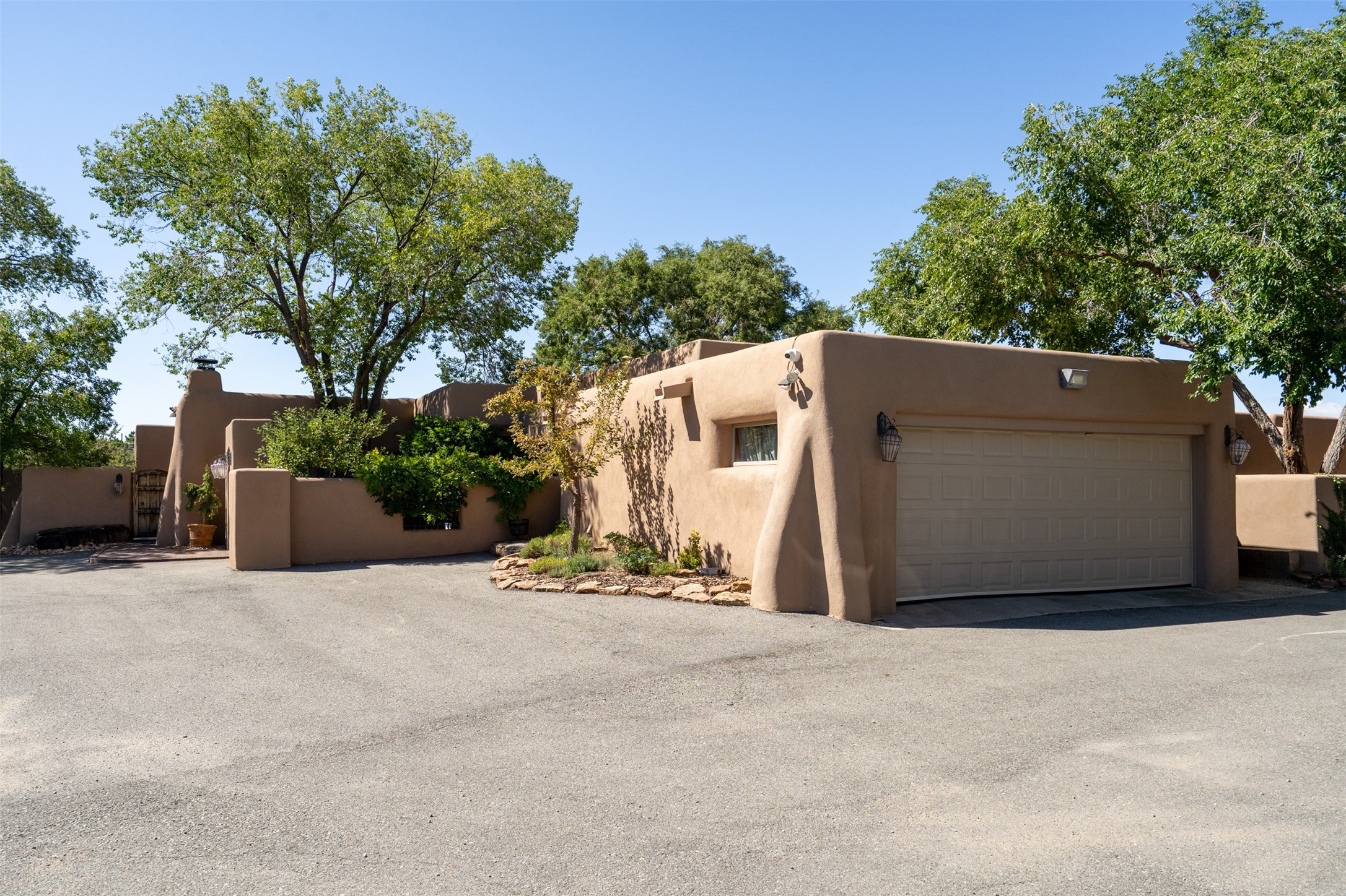 1314 Madrid Road Santa Fe, NM 87505 - Photo 4 of 74