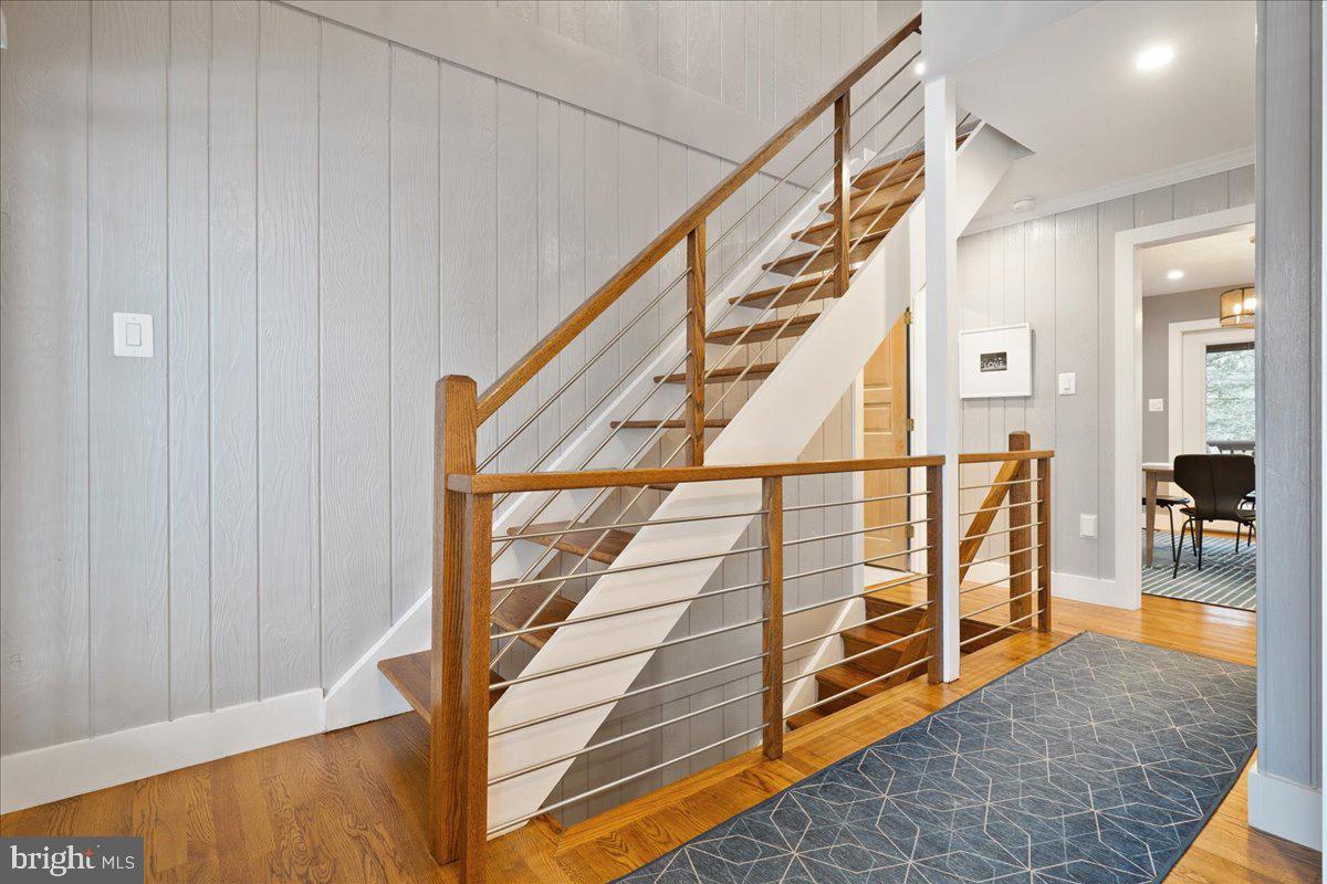 2111 Lirio Court Reston, VA 20191 - Photo 15 of 40 a view of an entryway