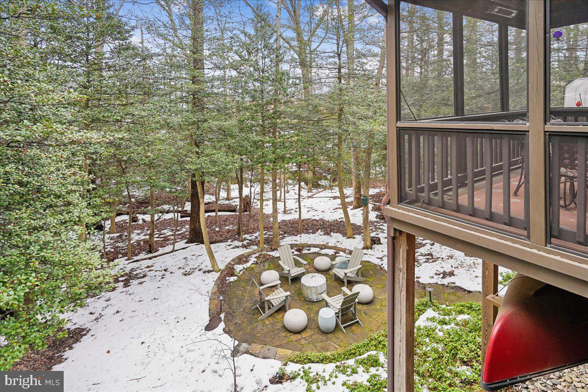 2111 Lirio Court Reston, VA 20191 - Photo 31 of 40 a view of a porch with chairs and backyard