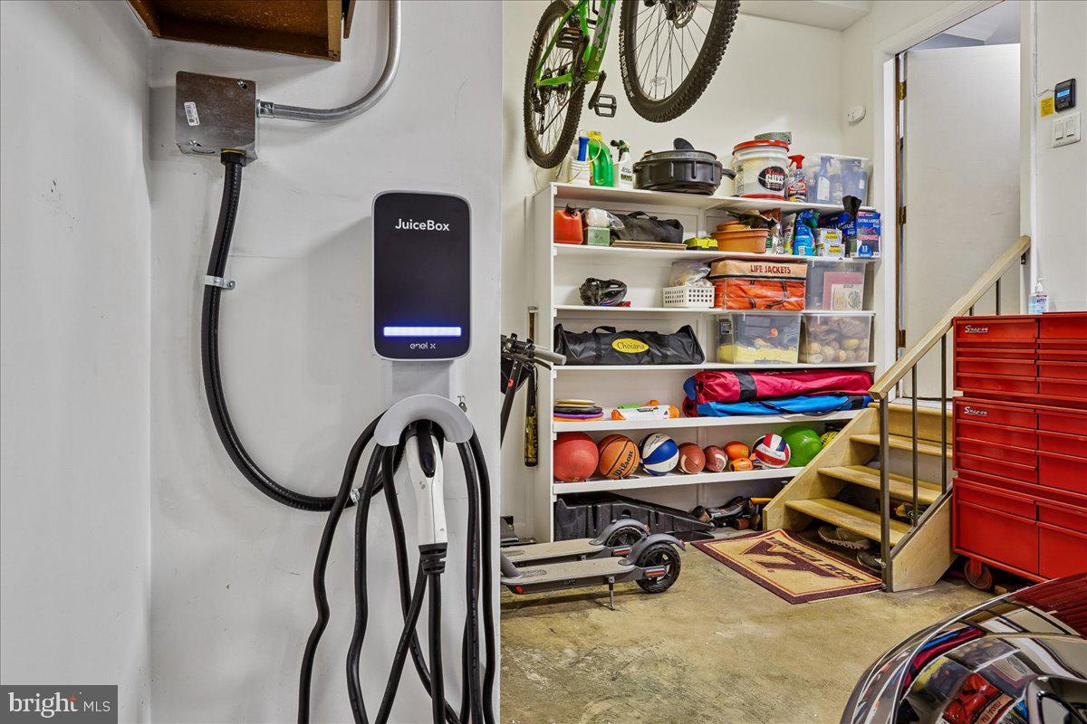 2111 Lirio Court Reston, VA 20191 - Photo 36 of 40