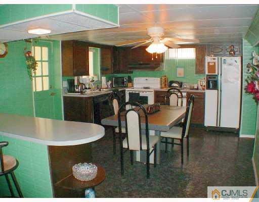 188 Parsonage Road Edison, NJ 08837 - Photo 3 of 10 Gallery Image 3