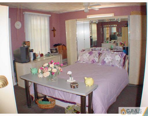 188 Parsonage Road Edison, NJ 08837 - Photo 6 of 10 Gallery Image 6