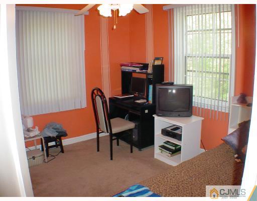 188 Parsonage Road Edison, NJ 08837 - Photo 7 of 10 Gallery Image 7