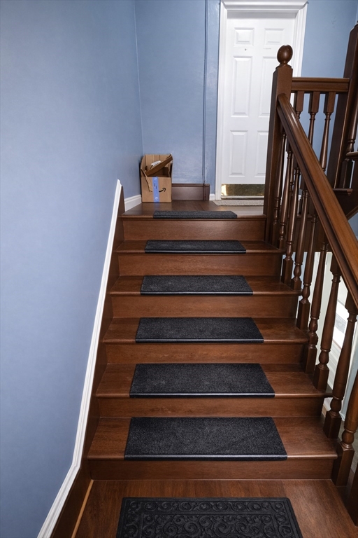 8 Pelham Street Worcester, MA 01609 - Photo 27 of 38