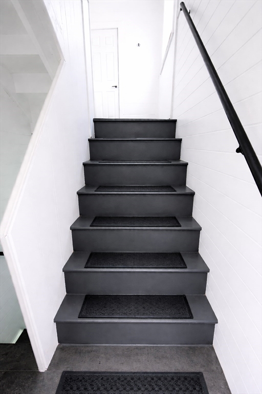 8 Pelham Street Worcester, MA 01609 - Photo 29 of 38