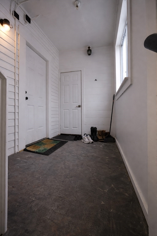 8 Pelham Street Worcester, MA 01609 - Photo 30 of 38