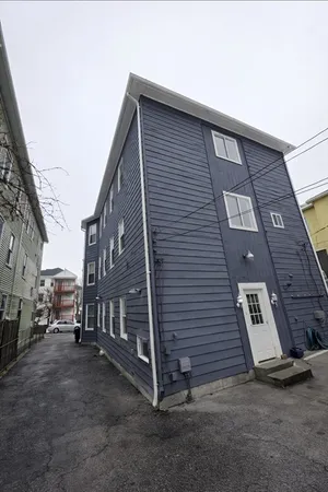 $950,000 | 8 Pelham Street, Worcester, MA 01609