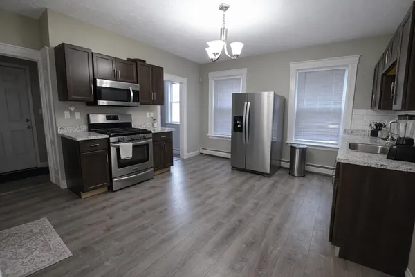 $950,000 | 8 Pelham Street, Worcester, MA 01609