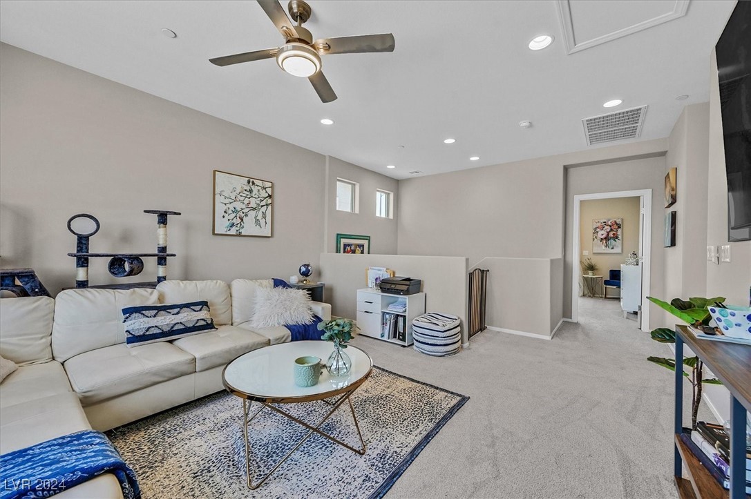 916 East Sunset Road Henderson, NV 89011 - Photo 16 of 49 Loft