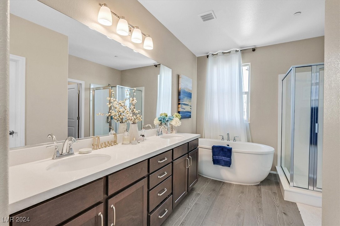 916 East Sunset Road Henderson, NV 89011 - Photo 20 of 49 Primary Bath