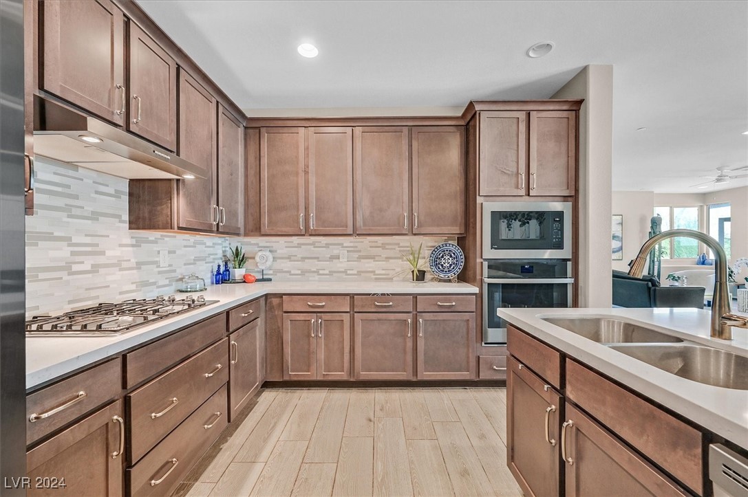 916 East Sunset Road Henderson, NV 89011 - Photo 10 of 49 Upgraded kitchen Cabinets
