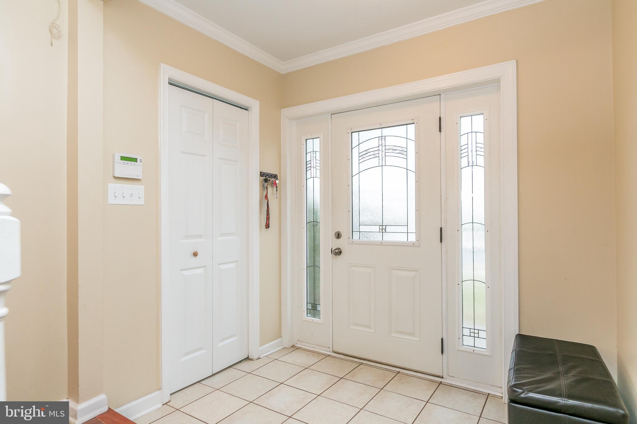 8120 Bullneck Road Baltimore, MD 21222 - Photo 3 of 31 Foyer