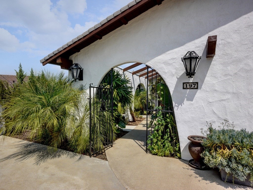 197 Del Sureno Fallbrook, CA 92028 - Photo 1 of 25 Gallery Image 1