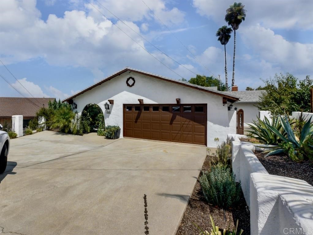 197 Del Sureno Fallbrook, CA 92028 - Photo 2 of 25 Gallery Image 2