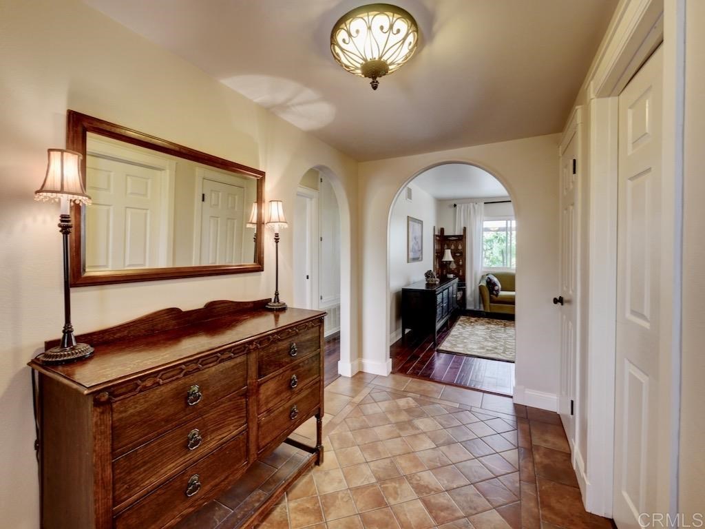 197 Del Sureno Fallbrook, CA 92028 - Photo 4 of 25 Gallery Image 4
