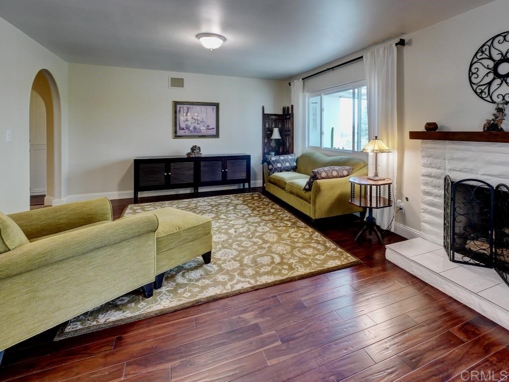 197 Del Sureno Fallbrook, CA 92028 - Photo 6 of 25 Gallery Image 6