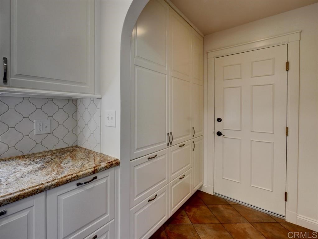 197 Del Sureno Fallbrook, CA 92028 - Photo 9 of 25 Gallery Image 9