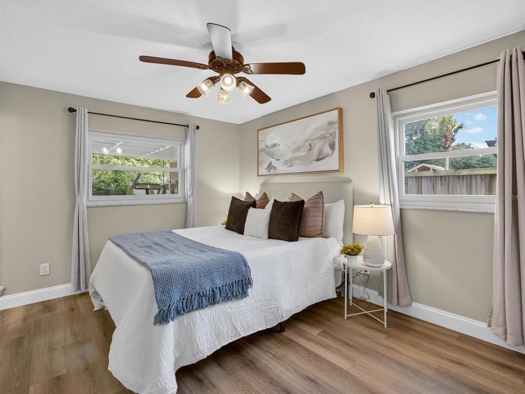 333 Cornwall Road Winter Park, FL 32792 - Photo 17 of 32 a bedroom with bed and window