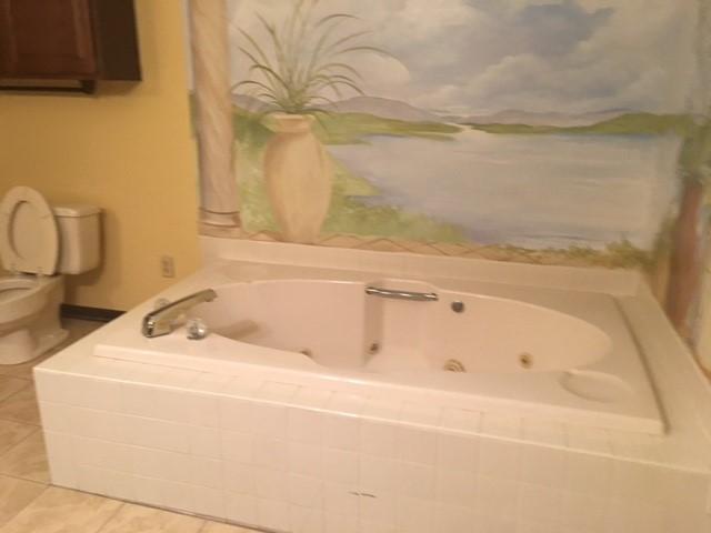 4806 Sullivan Road Knoxville, TN 37921 - Photo 8 of 13 Master bath