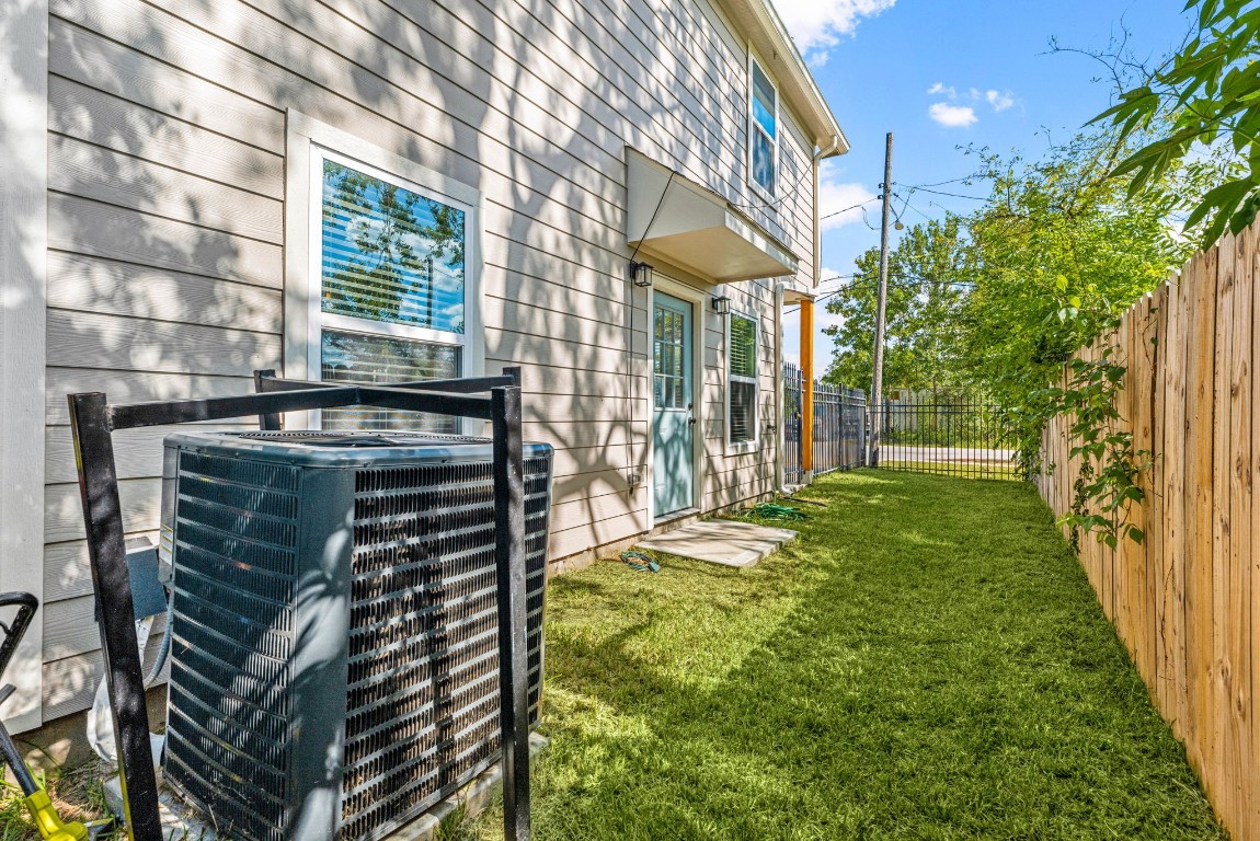 8357 Tate Street Houston, TX 77028 - Photo 29 of 40
