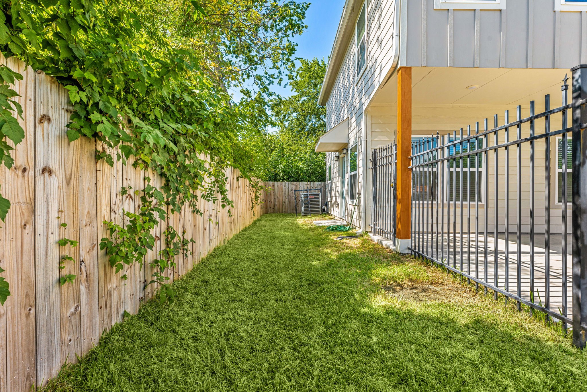 8357 Tate Street Houston, TX 77028 - Photo 30 of 42 a view of a garden