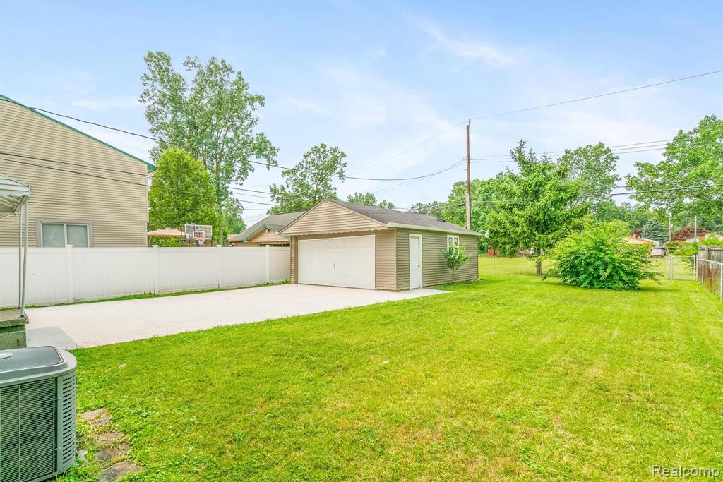 14236 Beech Daly Road Taylor, MI 48180 - Photo 7 of 26