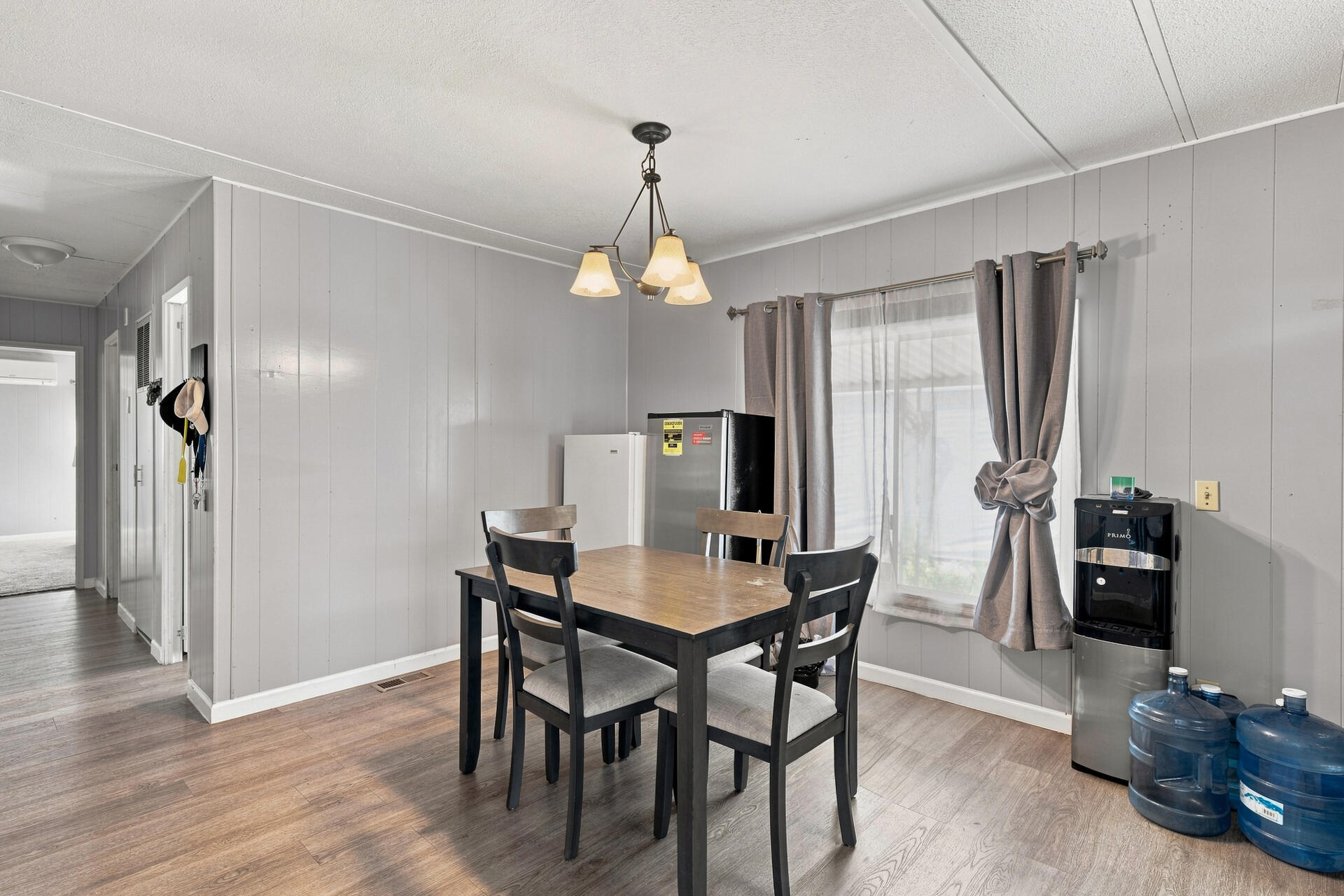 19964 Riverside Avenue, Unit SPC 29 Anderson, CA 96007 - Photo 7 of 22 Dining Area