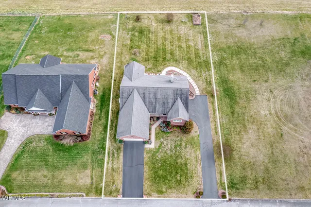 $649,900 | 229 Country Mdw Circle, Bristol, TN 37620