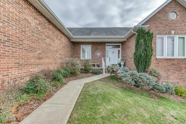 $649,900 | 229 Country Mdw Circle, Bristol, TN 37620