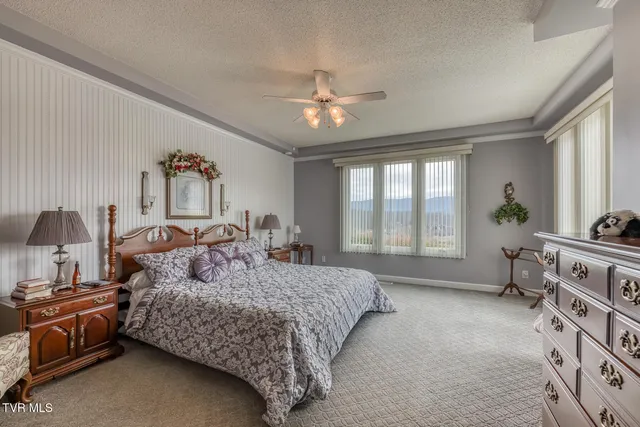 $649,900 | 229 Country Mdw Circle, Bristol, TN 37620