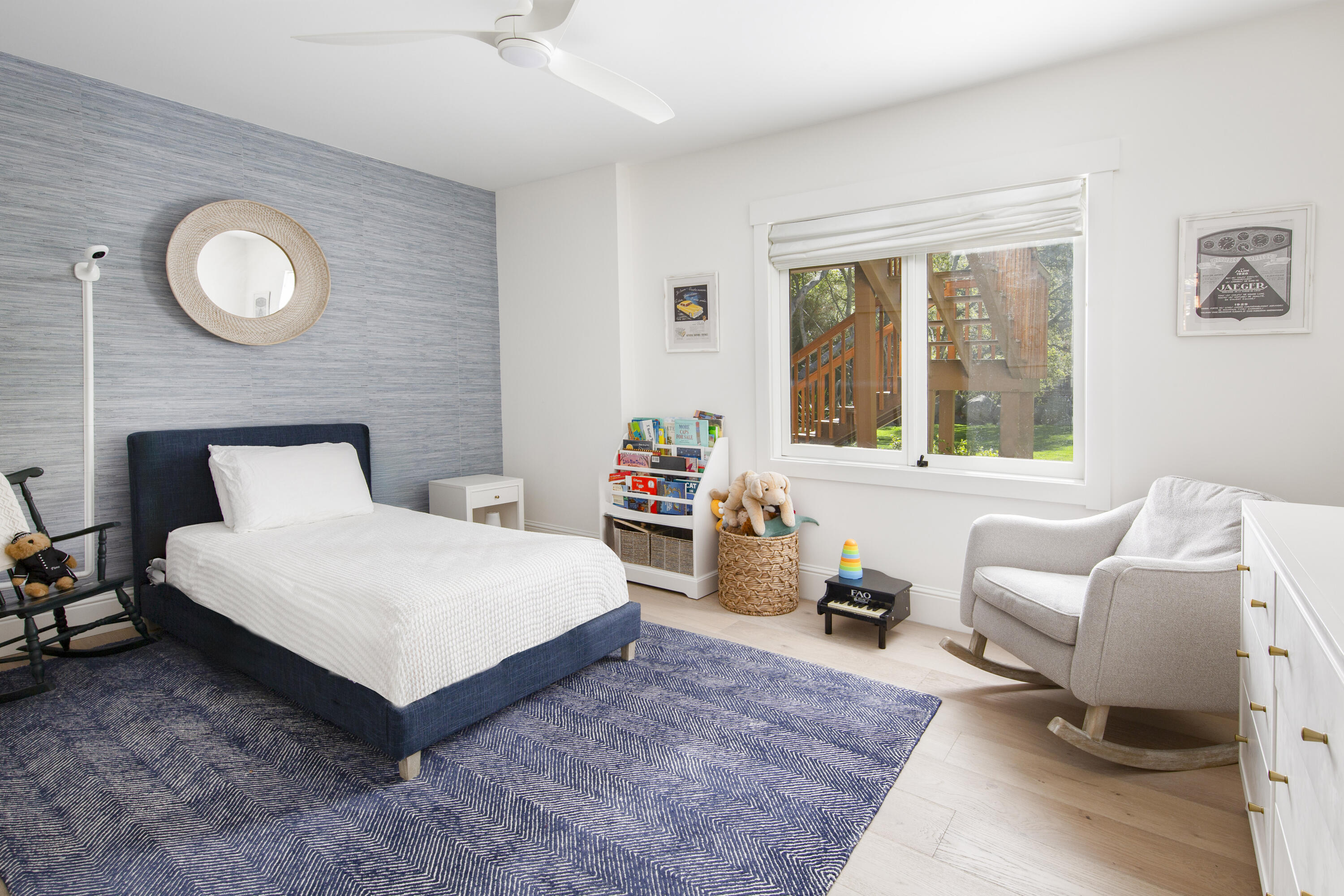 2815 East Valley Road Montecito, CA 93108 - Photo 18 of 30 Guest suite