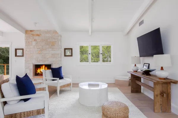 $6,295,000 | 2815 East Valley Road, Montecito, CA 93108