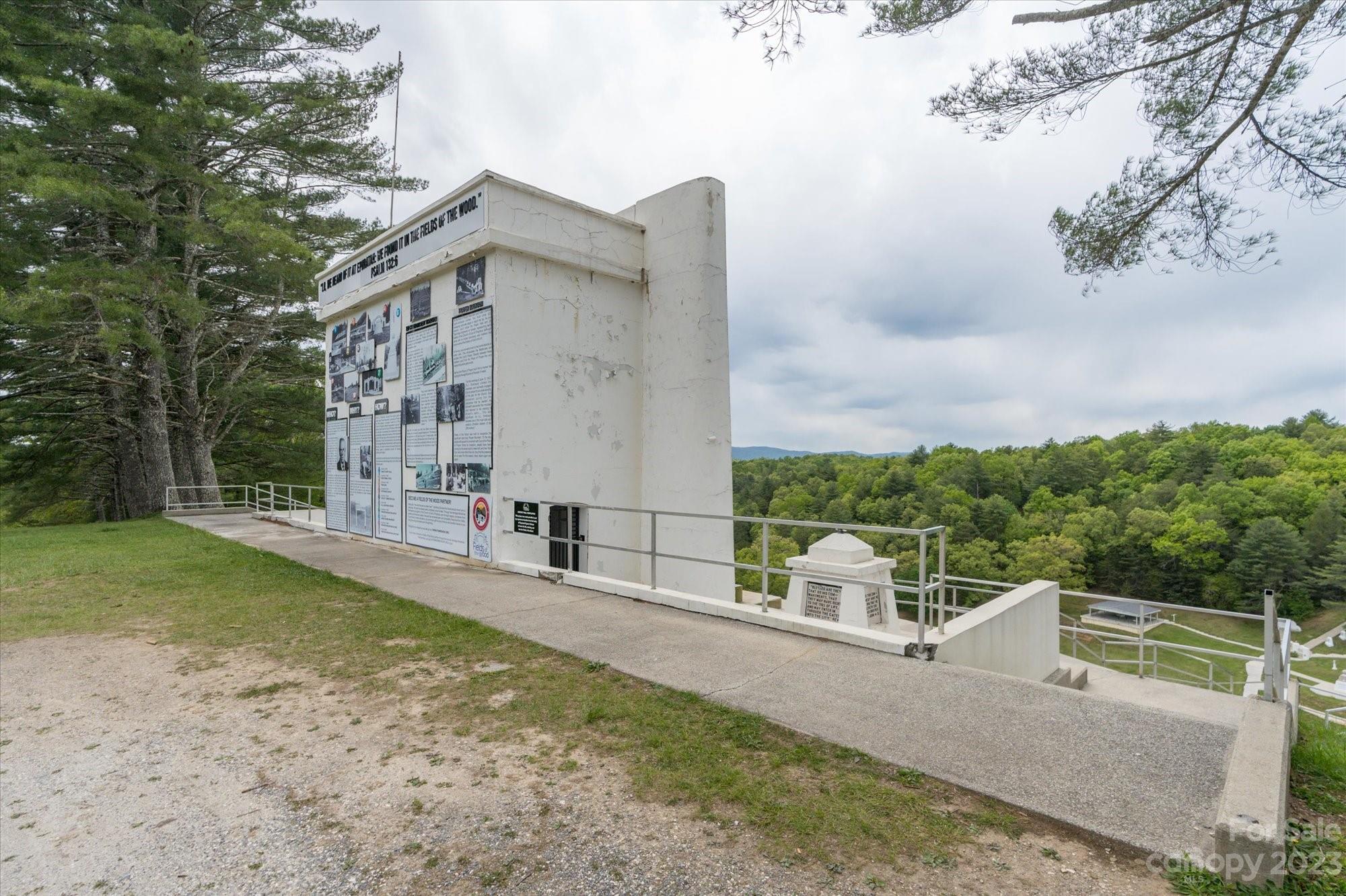 144 Camp David Road Murphy, NC 28906 - Photo 43 of 46 a view of a terrace with a bench