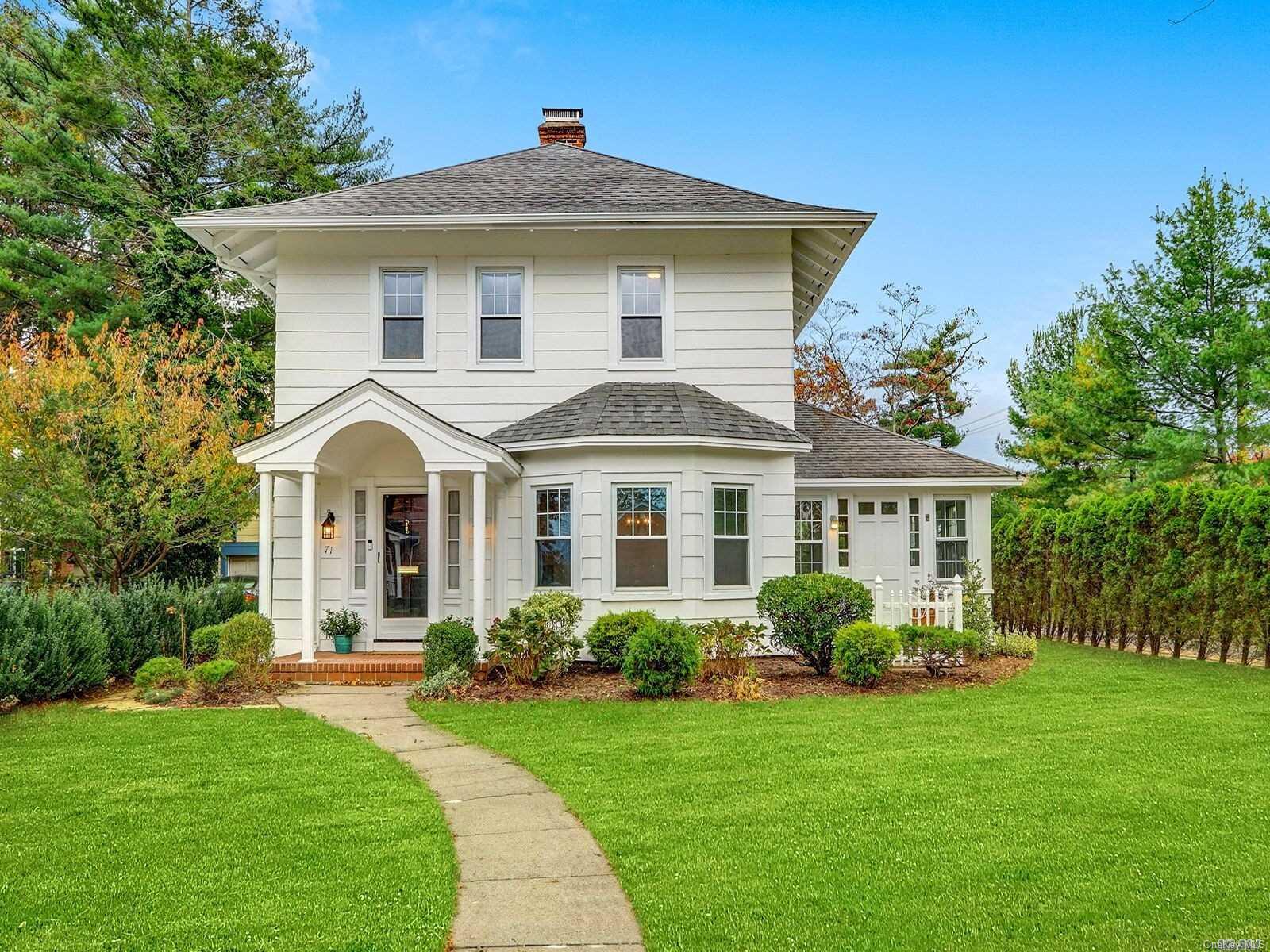 71 Roxbury Road Garden City, NY 11530 - Photo 1 of 1 Front of Home