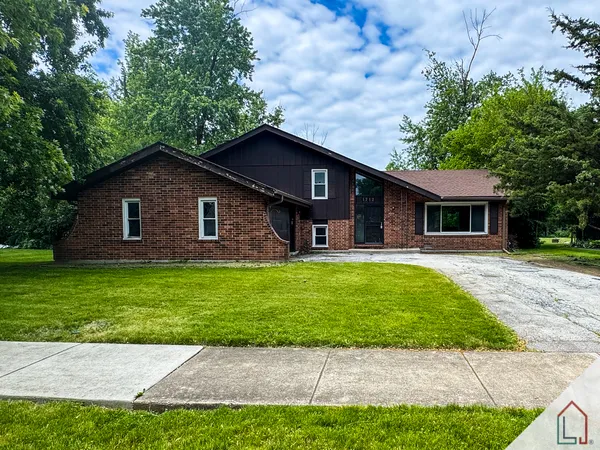 $324,900 | 1712 Tina Lane, Flossmoor, IL 60422