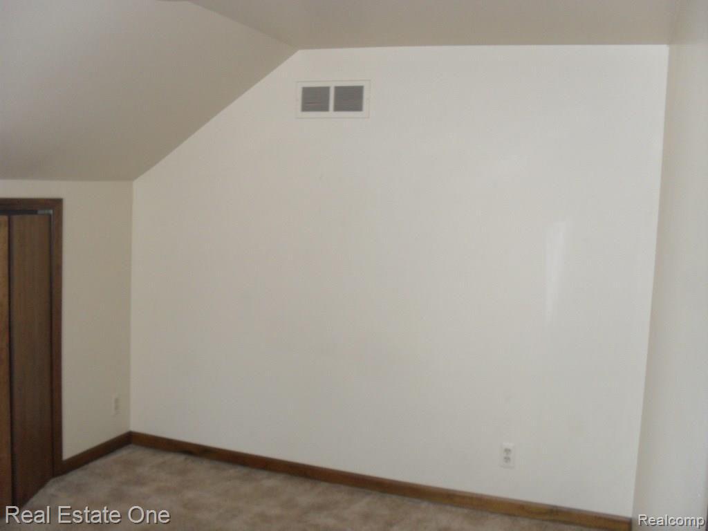 7109 Jenerous Street Center Line, MI 48015 - Photo 19 of 30 2014-06-27 09.12
