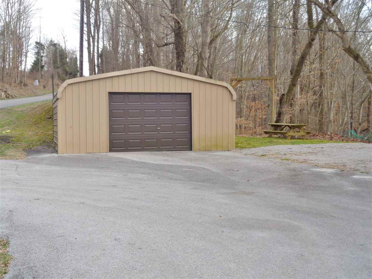 8500 Brownsford Road Fountain Run, KY 42133 - Photo 12 of 13 Gallery Image 12
