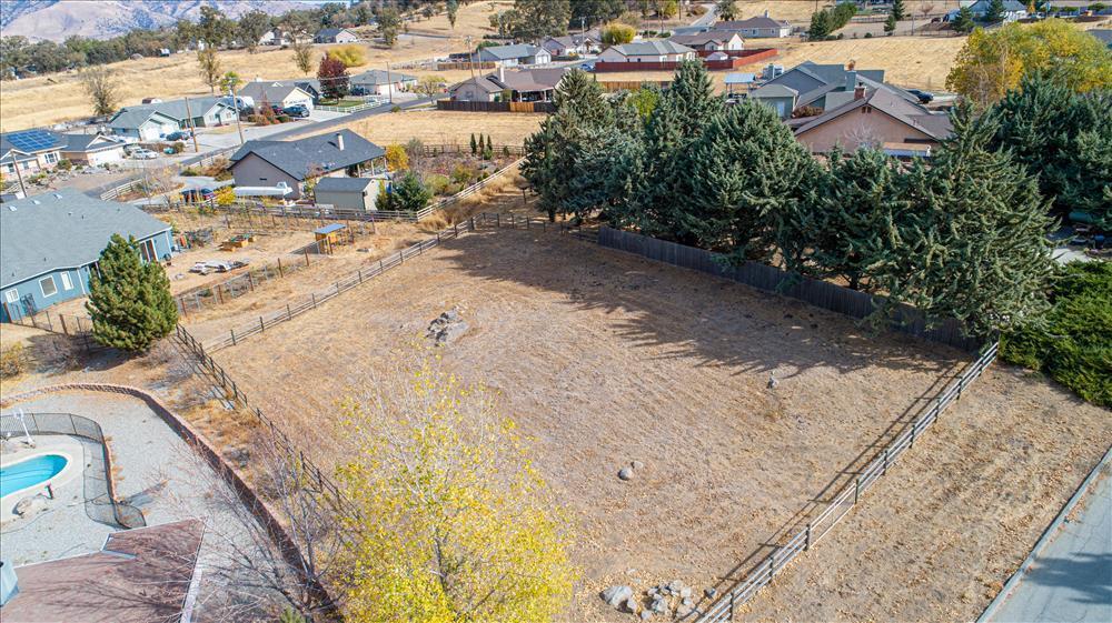 Arlington Place Tehachapi, CA 93561 - Photo 4 of 14 a view of a city