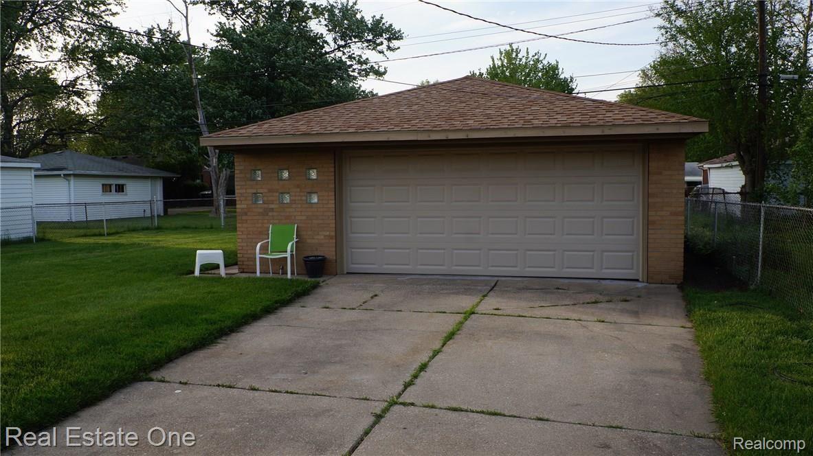 3321 Rome Avenue Warren, MI 48091 - Photo 20 of 23 DSC04904.JPG